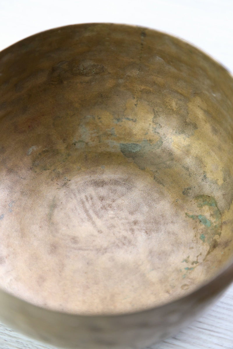 Singing Bowls Antique Singing Bowl Crown Chakra 62Hz oldbowl644