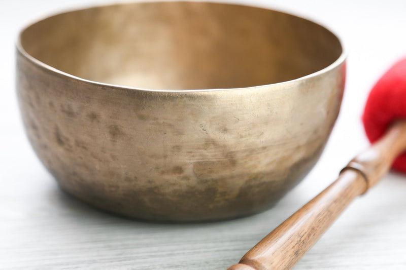 Singing Bowls Antique Singing Bowl Heart Chakra 175 Hz oldbowl655