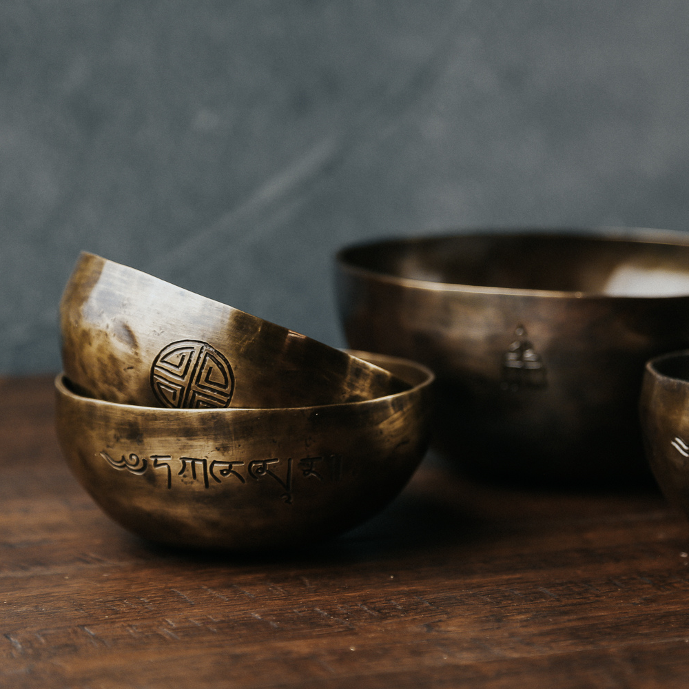 Do you fill singing bowls with water?