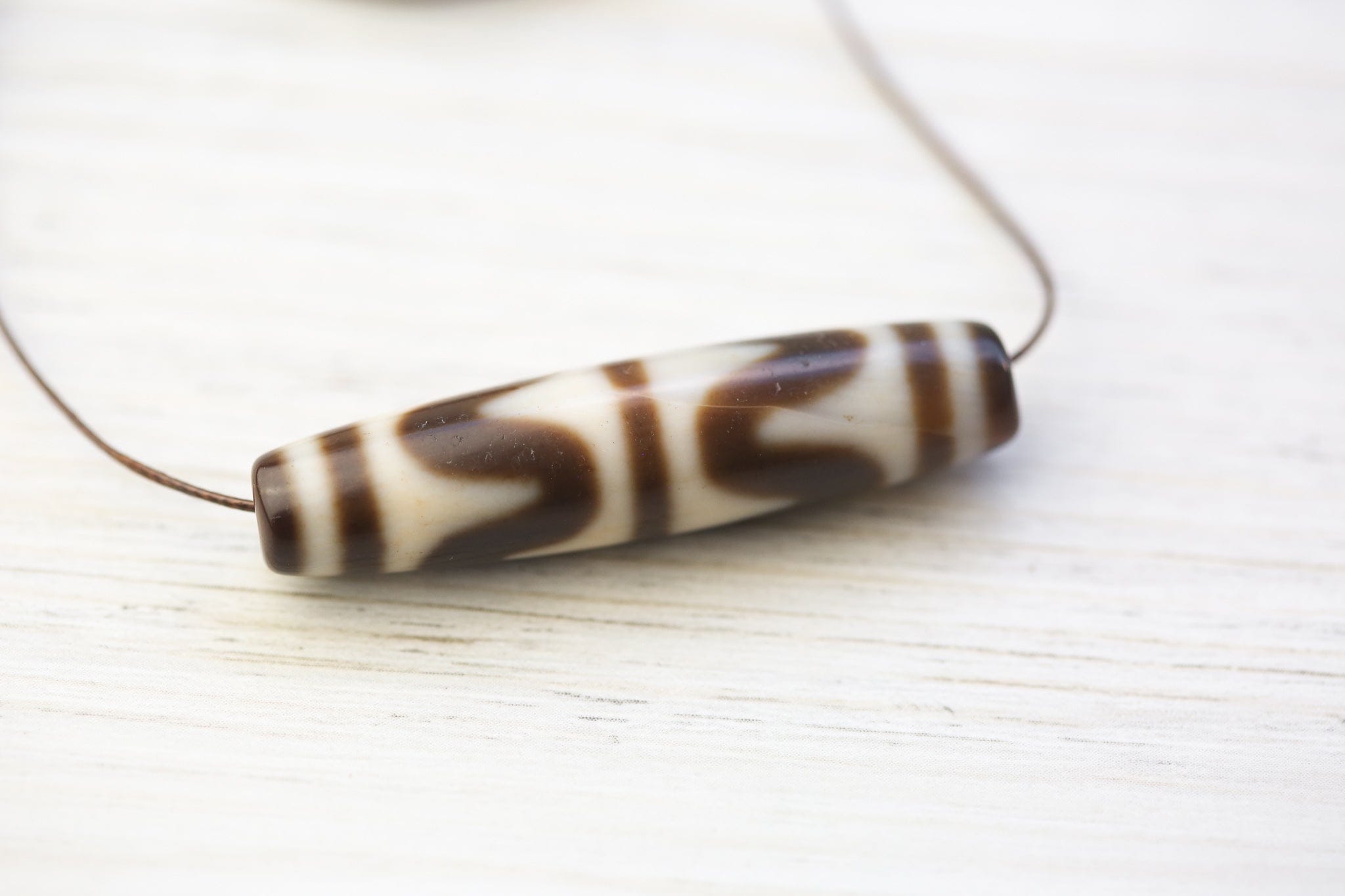 Dzi Beads Tiger Tooth Dzi Bead for Protection DZ222