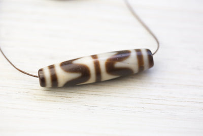 Dzi Beads Tiger Tooth Dzi Bead for Protection DZ222