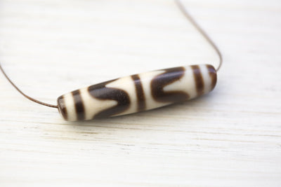 Dzi Beads Tiger Tooth Dzi Bead for Protection DZ222