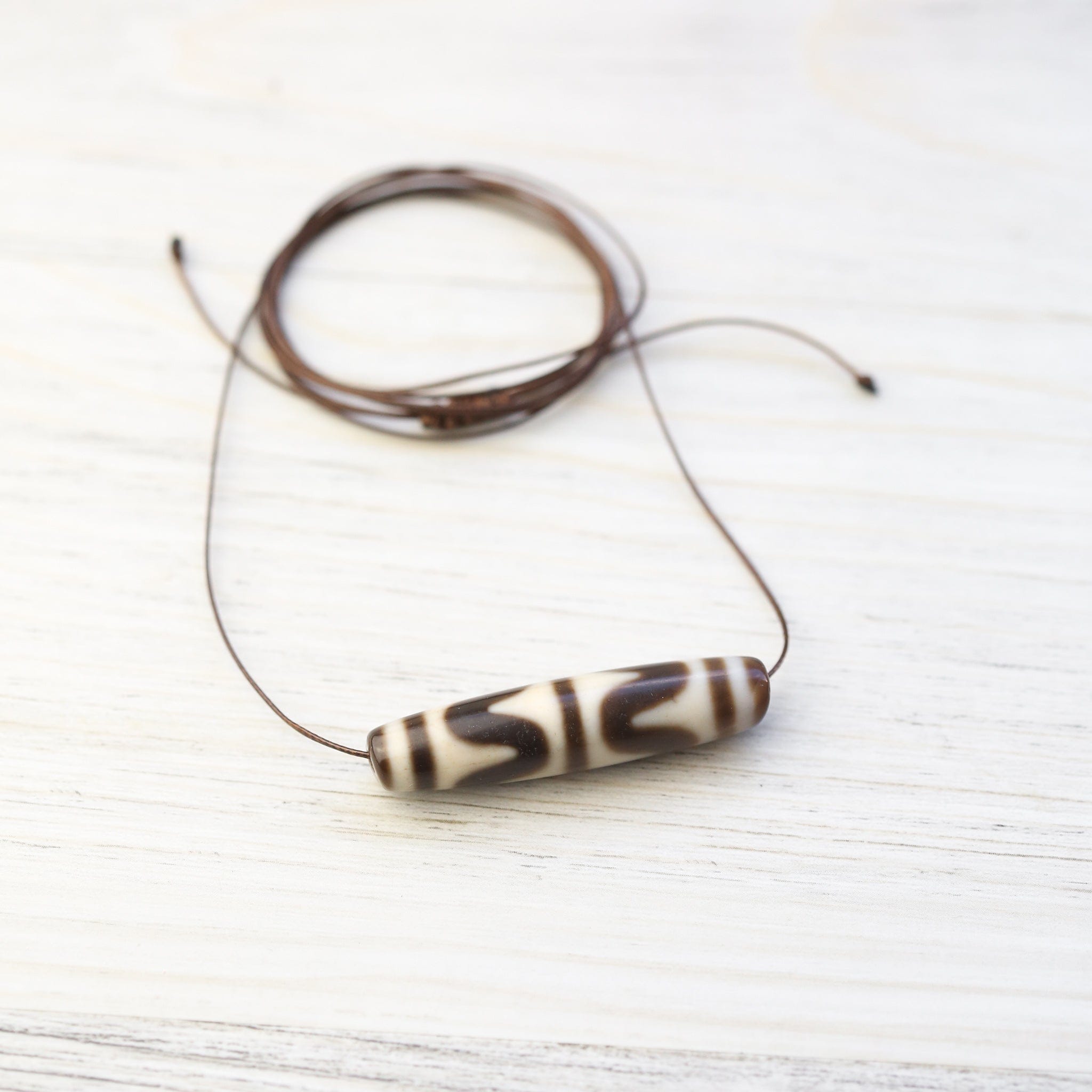 Dzi Beads Tiger Tooth Dzi Bead for Protection DZ222