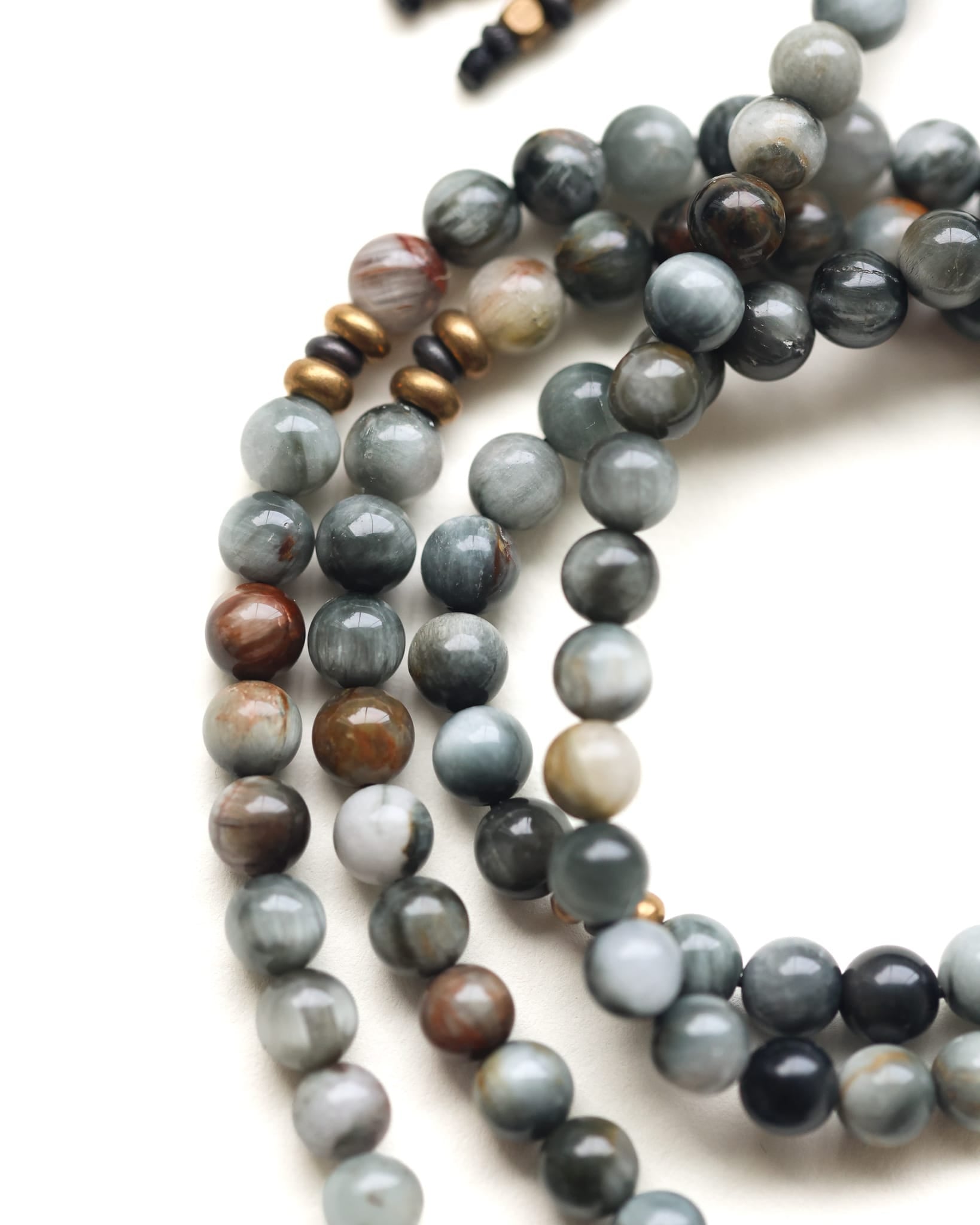 Mala Beads Sacred Symbols Tibetan Locket Mala - Om & Eternal Knot ML952