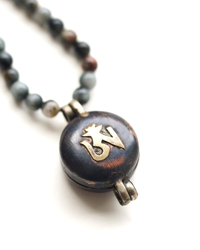 Mala Beads Sacred Symbols Tibetan Locket Mala - Om & Eternal Knot ML952