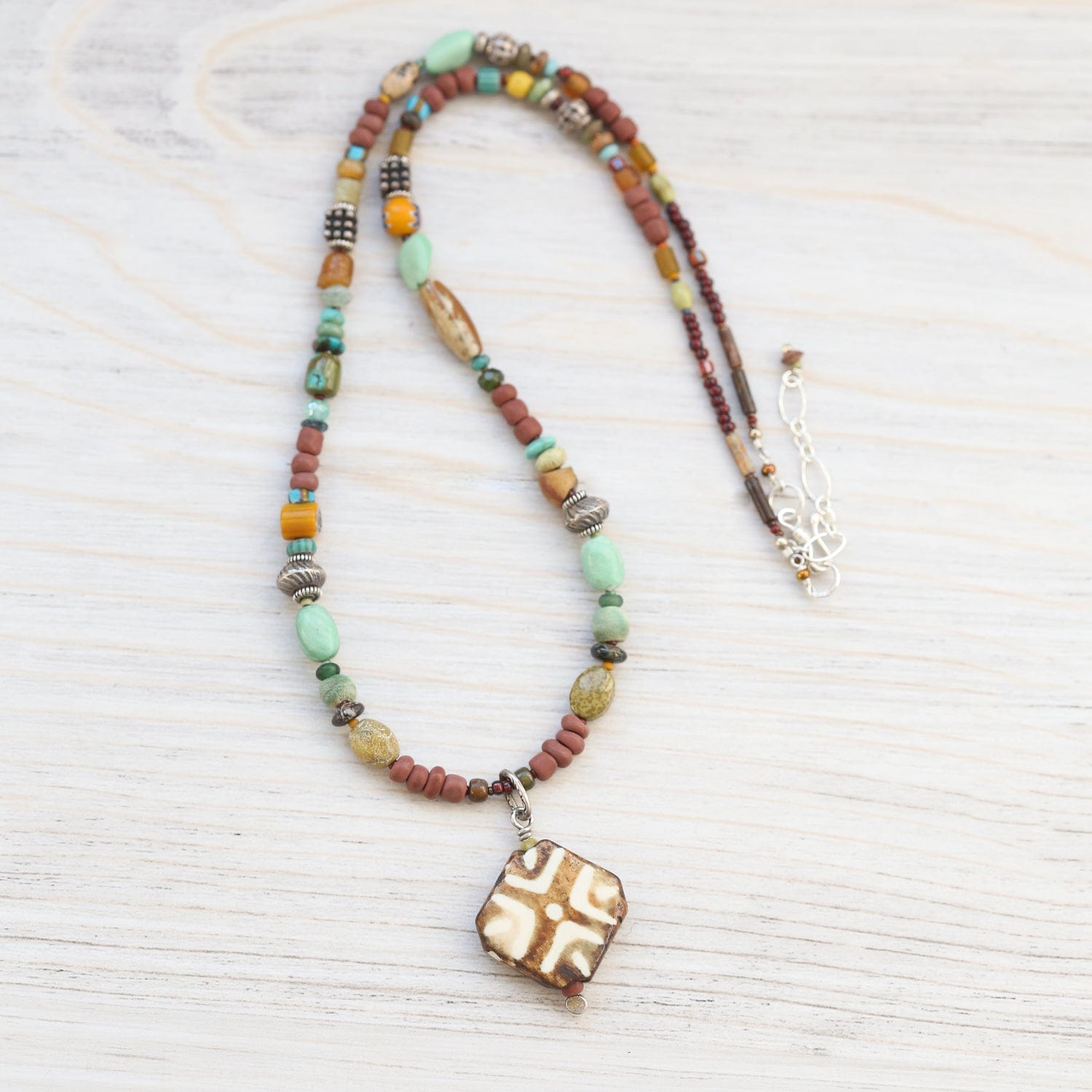 Necklaces Echos of Time Pumtek Necklace JN845