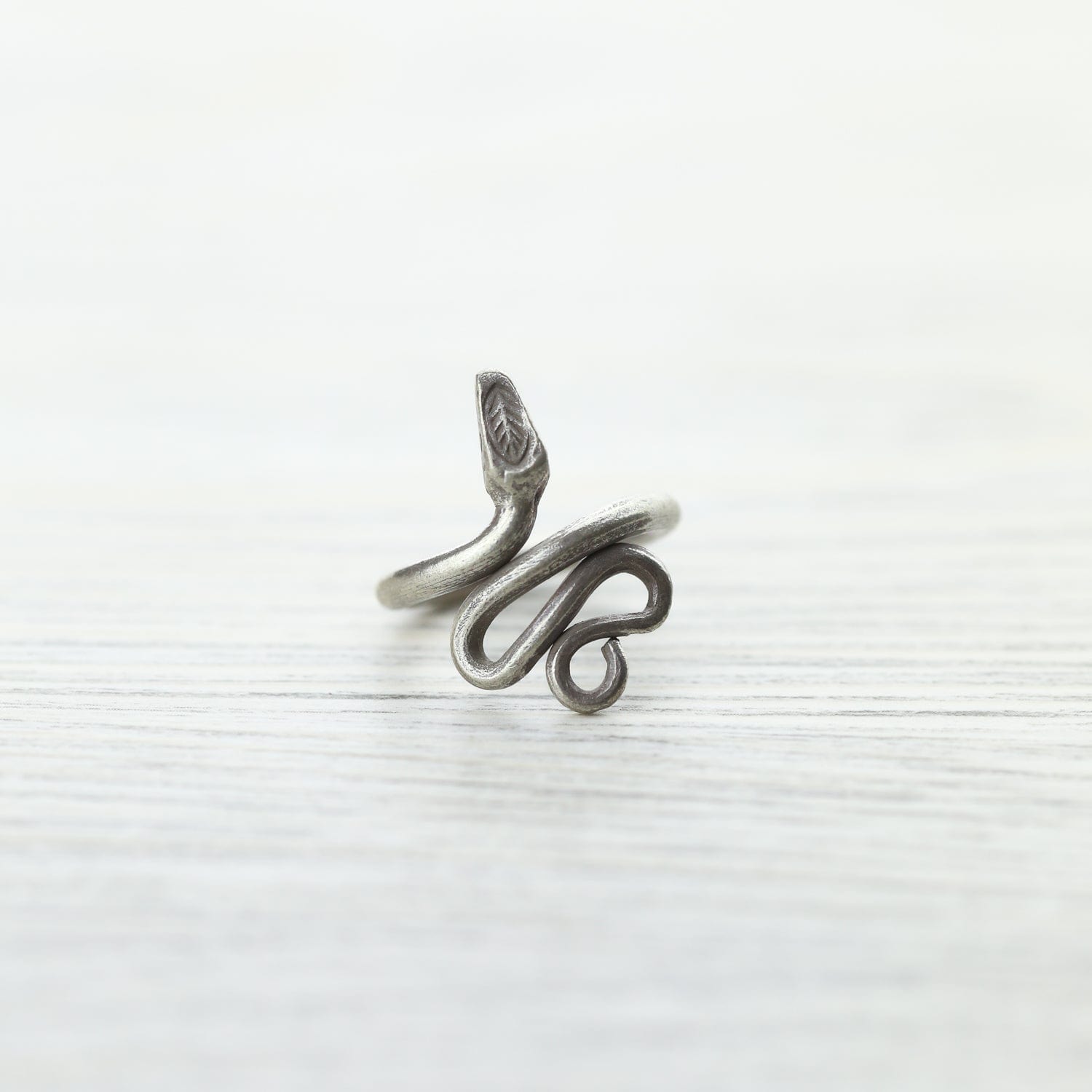 Isha Snake Ring for Women ,summer Jewelry Gift for Her , Gold Minimalist Yoga  Rings - Etsy Finland