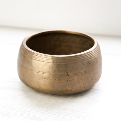 Singing Bowls Antique Mani Singing Bowl - Root Chakra 519Hz oldbowl612