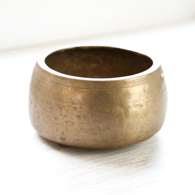 Singing Bowls Antique Mani Singing Bowl - Sacral Chakra 575Hz oldbowl609