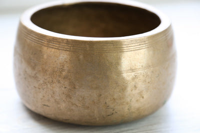 Singing Bowls Antique Mani Singing Bowl - Sacral Chakra 575Hz oldbowl609