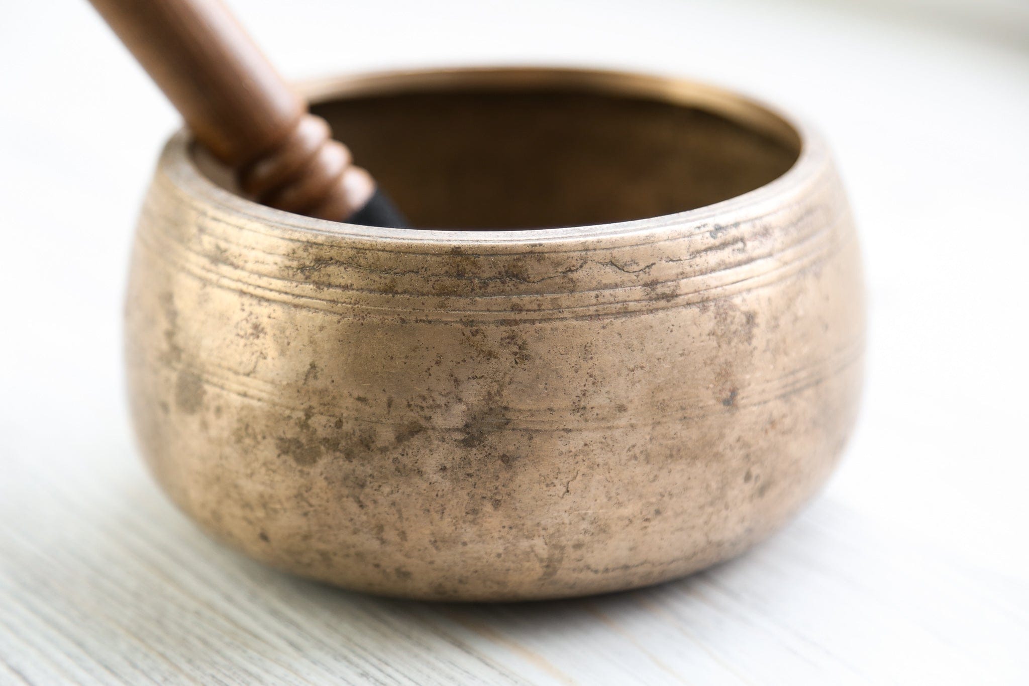 Singing Bowls Antique Mani Singing Bowl - Sacral Chakra 590Hz oldbowl448