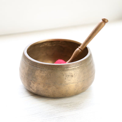 Singing Bowls Antique Mani Singing Bowl - Third Eye Chakra 447Hz oldbowl610