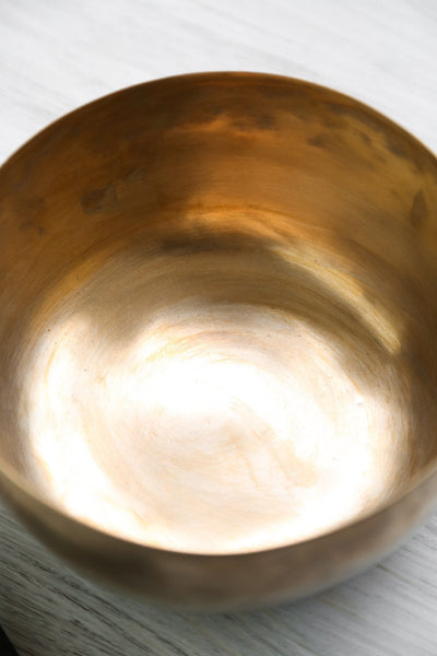 Singing Bowls Antique Singing Bowl Crown Chakra 126Hz oldbowl632