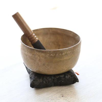 Singing Bowls Antique Singing Bowl Heart Chakra 170 Hz oldbowl583