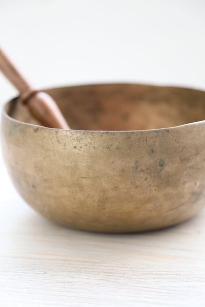 Singing Bowls Antique Singing Bowl Heart Chakra 175 Hz oldbowl590