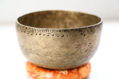 Singing Bowls Antique Singing Bowl Heart Chakra 175Hz oldbowl629