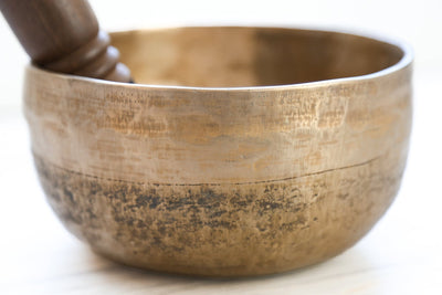 Singing Bowls Antique Singing Bowl Heart Chakra 176 Hz oldbowl580