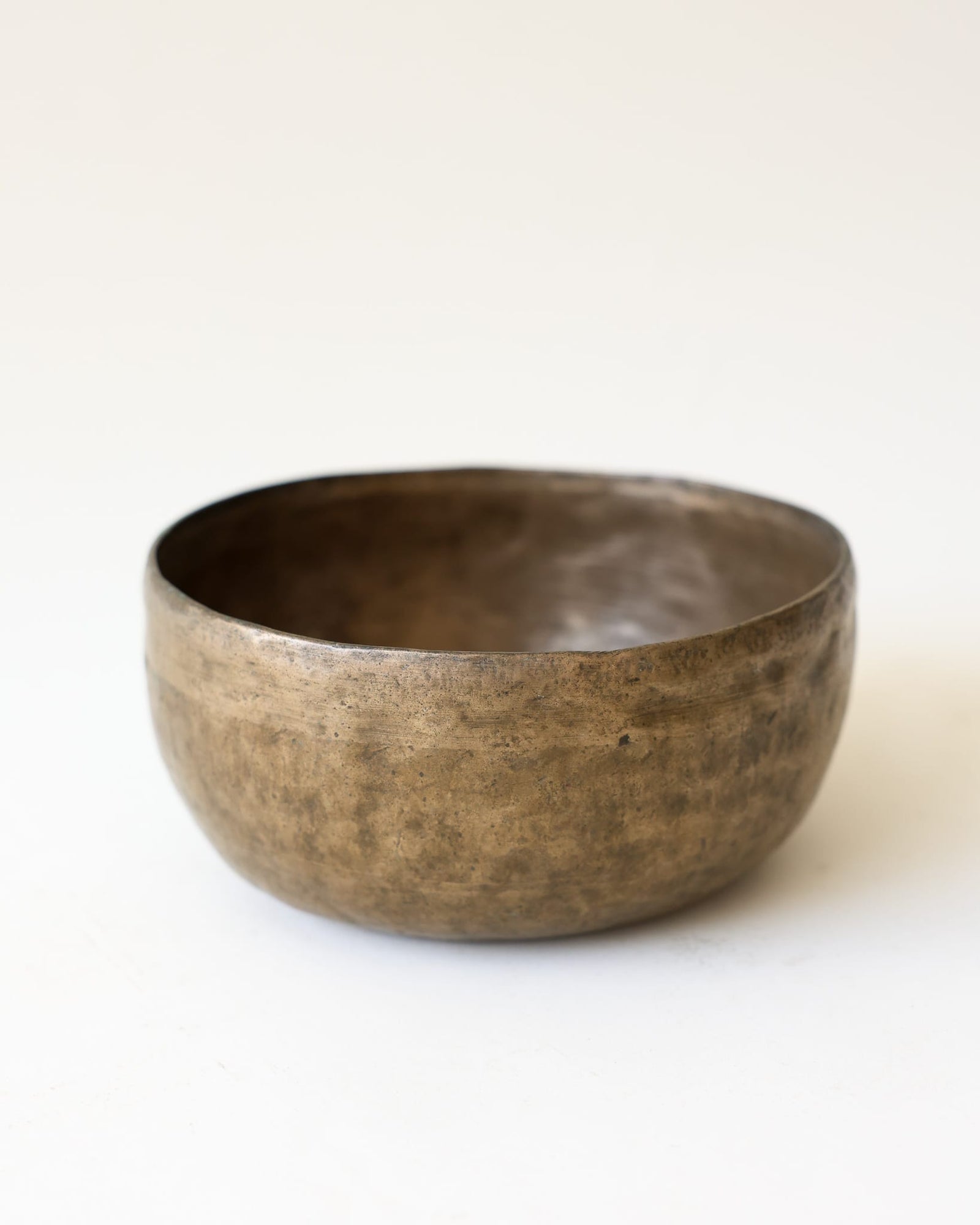 Singing Bowls Antique Singing Bowl Heart Chakra 182 Hz oldbowl666