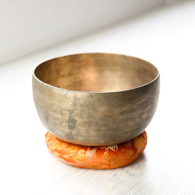 Singing Bowls Antique Singing Bowl Heart Chakra 185Hz moonbowl642