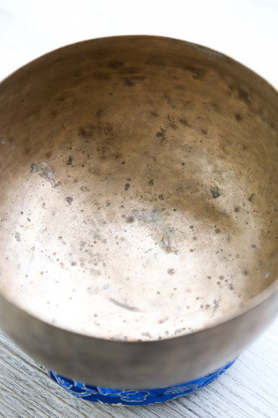 Singing Bowls Antique Singing Bowl Root Chakra 140Hz oldbowl631