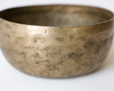 Singing Bowls Antique Singing Bowl Root Chakra 547 Hz oldbowl671
