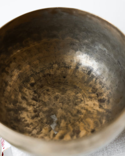 Singing Bowls Antique Singing Bowl Root Chakra 69 Hz oldbowl668