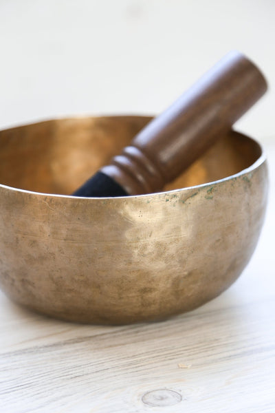 Singing Bowls Antique Singing Bowl Sacral Chakra 147 Hz oldbowl572