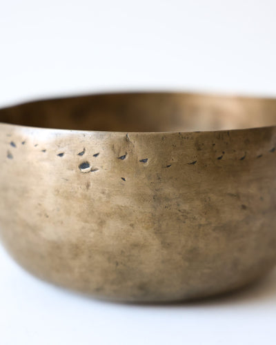 Singing Bowls Antique Singing Bowl Sacral Chakra 152 Hz oldbowl691