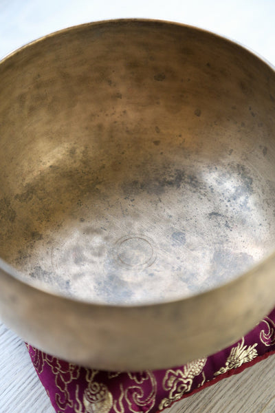 Singing Bowls Antique Singing Bowl Sacral Chakra 154Hz oldbowl619