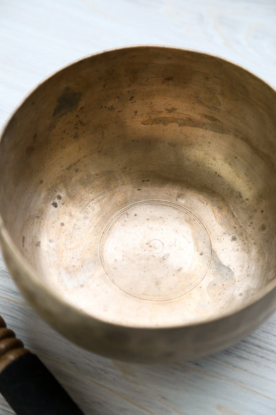 Singing Bowls Antique Singing Bowl Sacral Chakra 157Hz oldbowl630
