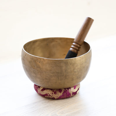 Singing Bowls Antique Singing Bowl Sacral Chakra 158 Hz oldbowl579