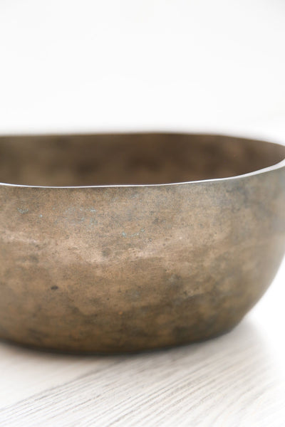 Singing Bowls Antique Singing Bowl Solar Plexus Chakra 161 Hz oldbowl602