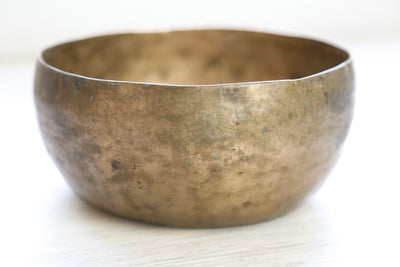 Singing Bowls Antique Singing Bowl Solar Plexus Chakra 162Hz oldbowl620