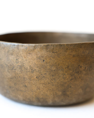 Singing Bowls Antique Singing Bowl Solar Plexus Chakra 165 Hz oldbowl710