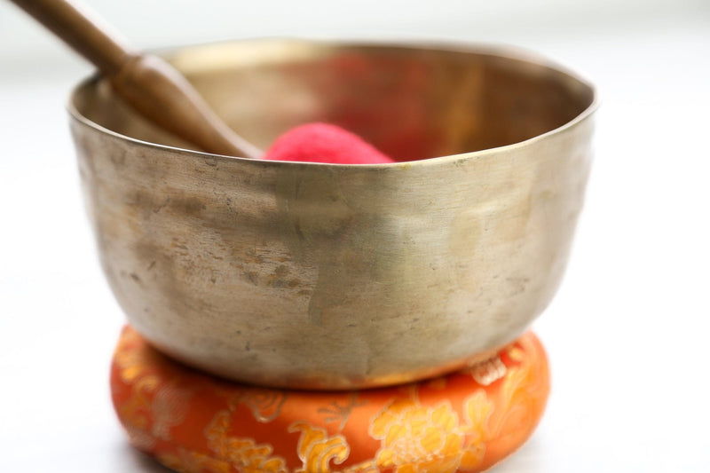 Singing Bowls Antique Singing Bowl Solar Plexus Chakra 165Hz oldbowl657