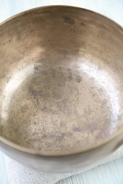 Singing Bowls Antique Singing Bowl Solar Plexus Chakra 168Hz oldbowl637