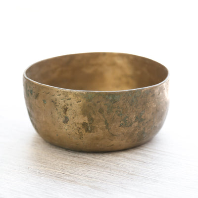 Singing Bowls Antique Singing Bowl Third Eye Chakra 215 Hz oldbowl588