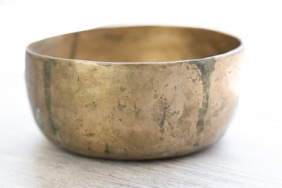 Singing Bowls Antique Singing Bowl Third Eye Chakra 215 Hz oldbowl588