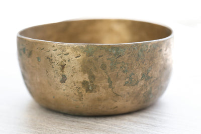 Singing Bowls Antique Singing Bowl Third Eye Chakra 215 Hz oldbowl588