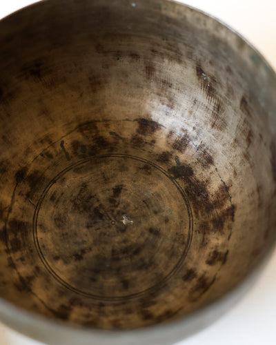 Singing Bowls Antique Singing Bowl Third Eye Chakra 222 Hz oldbowl704