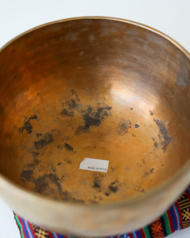 Singing Bowls Antique Singing Bowl Third Eye Chakra 465 Hz oldbowl665