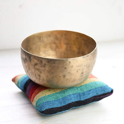 Singing Bowls Antique Singing Bowl Throat Chakra 143Hz oldbowl652