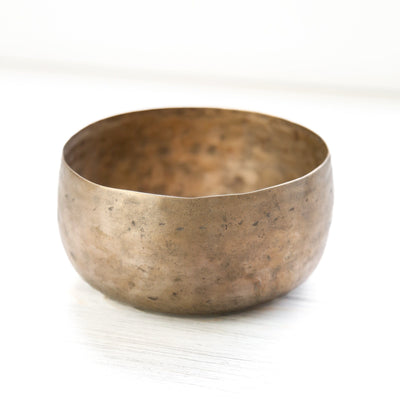 Singing Bowls Antique Singing Bowl Throat Chakra 192Hz oldbowl627