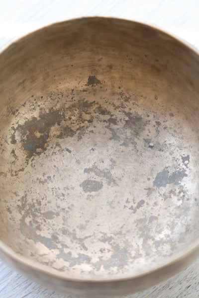 Singing Bowls Antique Singing Bowl Throat Chakra 194 Hz oldbowl592