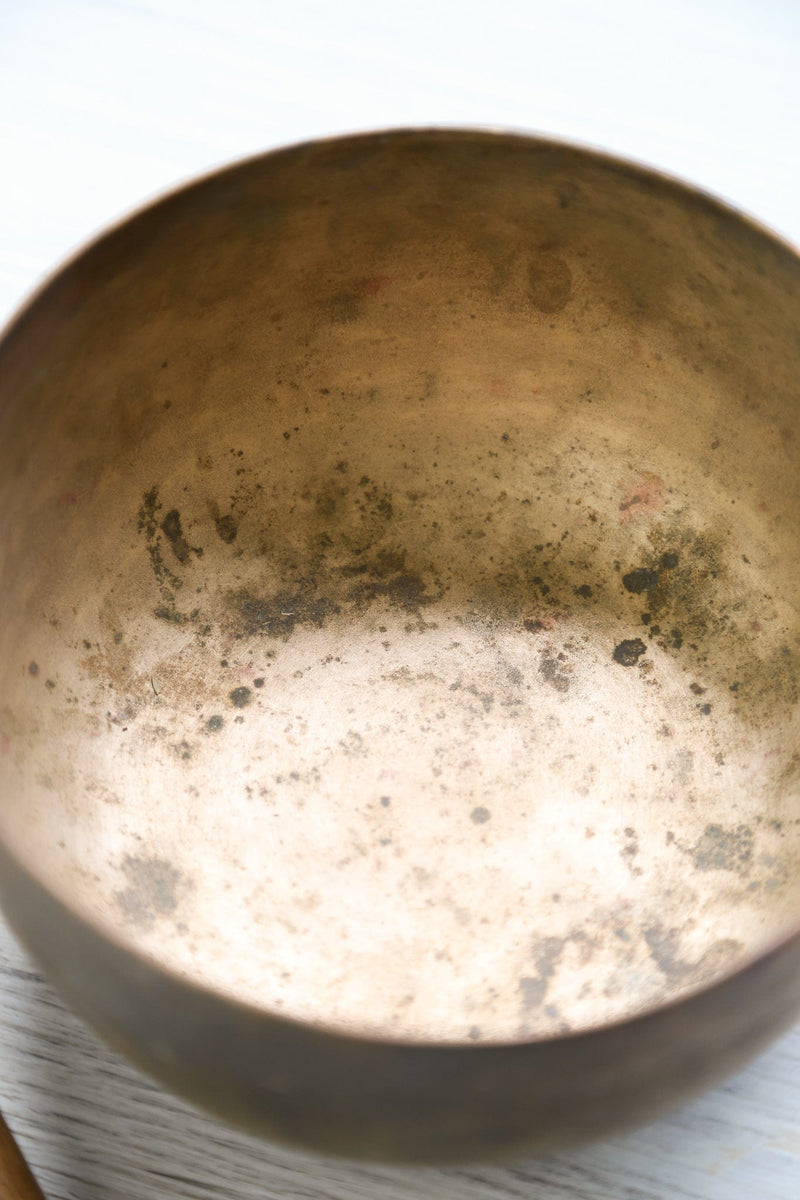 Singing Bowls Antique Singing Bowl Throat Chakra 195Hz oldbowl628