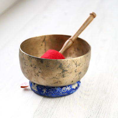 Singing Bowls Antique Singing Bowl Throat Chakra 195Hz oldbowl635