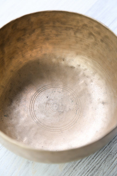 Singing Bowls Antique Singing Bowl Throat Chakra 199Hz oldbowl638