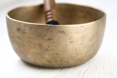 Singing Bowls Antique Singing Bowl Throat Chakra 200Hz oldbowl634