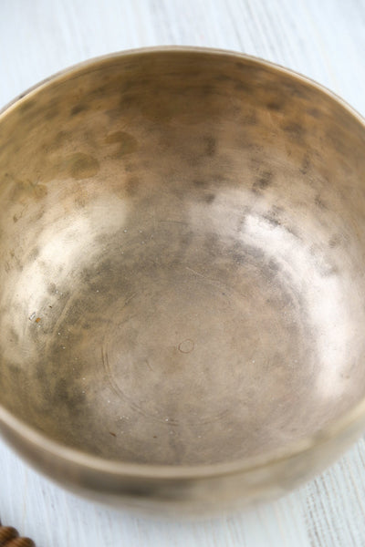 Singing Bowls Antique Singing Bowl Throat Chakra 200Hz oldbowl634