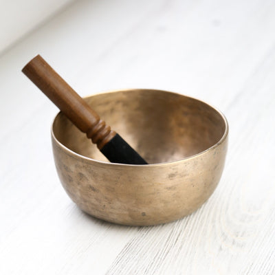 Singing Bowls Antique Singing Bowl Throat Chakra 200Hz oldbowl634